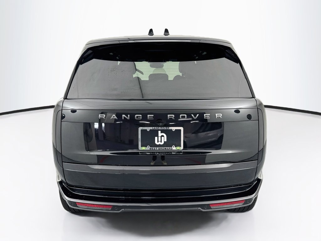 New 2027 Santorini Black Land Rover SE image 6