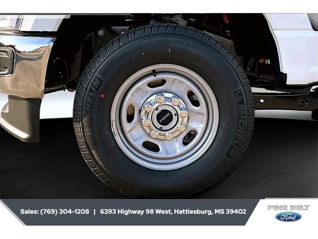 New 2026 Oxford White Ford F-250® XL image 7
