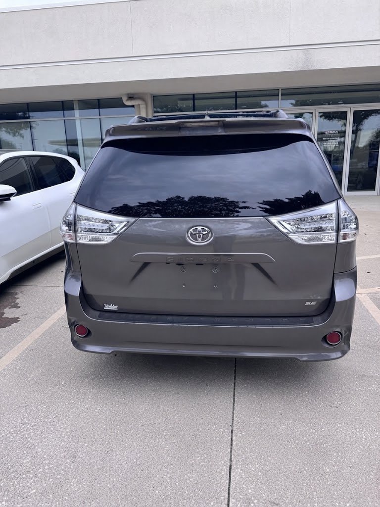 Used 2018 Predawn Gray Mica Toyota SE Premium image 2