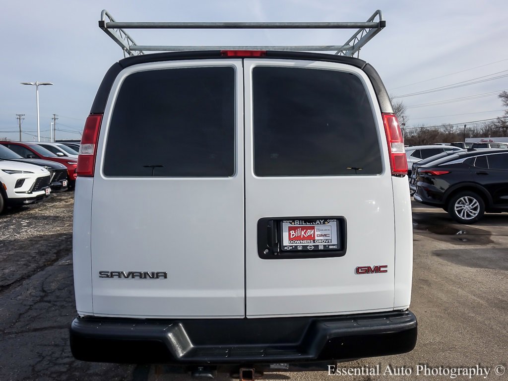 2018 GMC SAVANA - Image 5