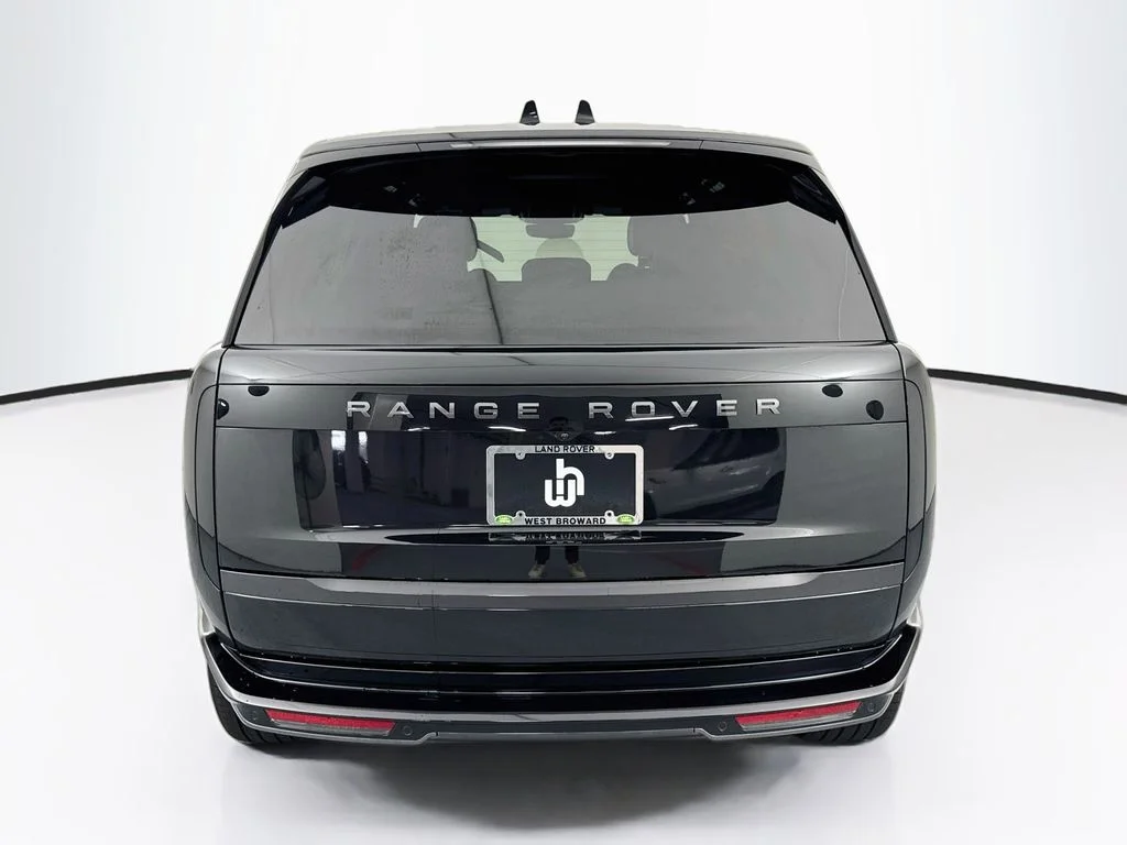 New 2027 Santorini Black Land Rover SE image 6