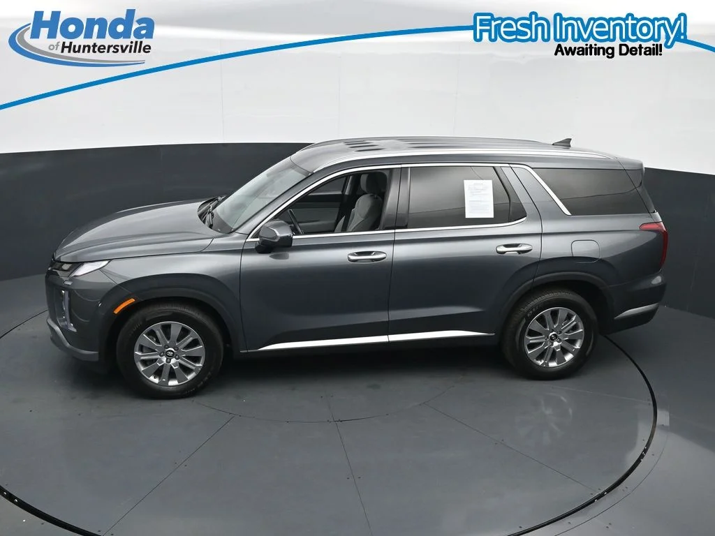 Used 2025 Graphite Hyundai SEL image 19