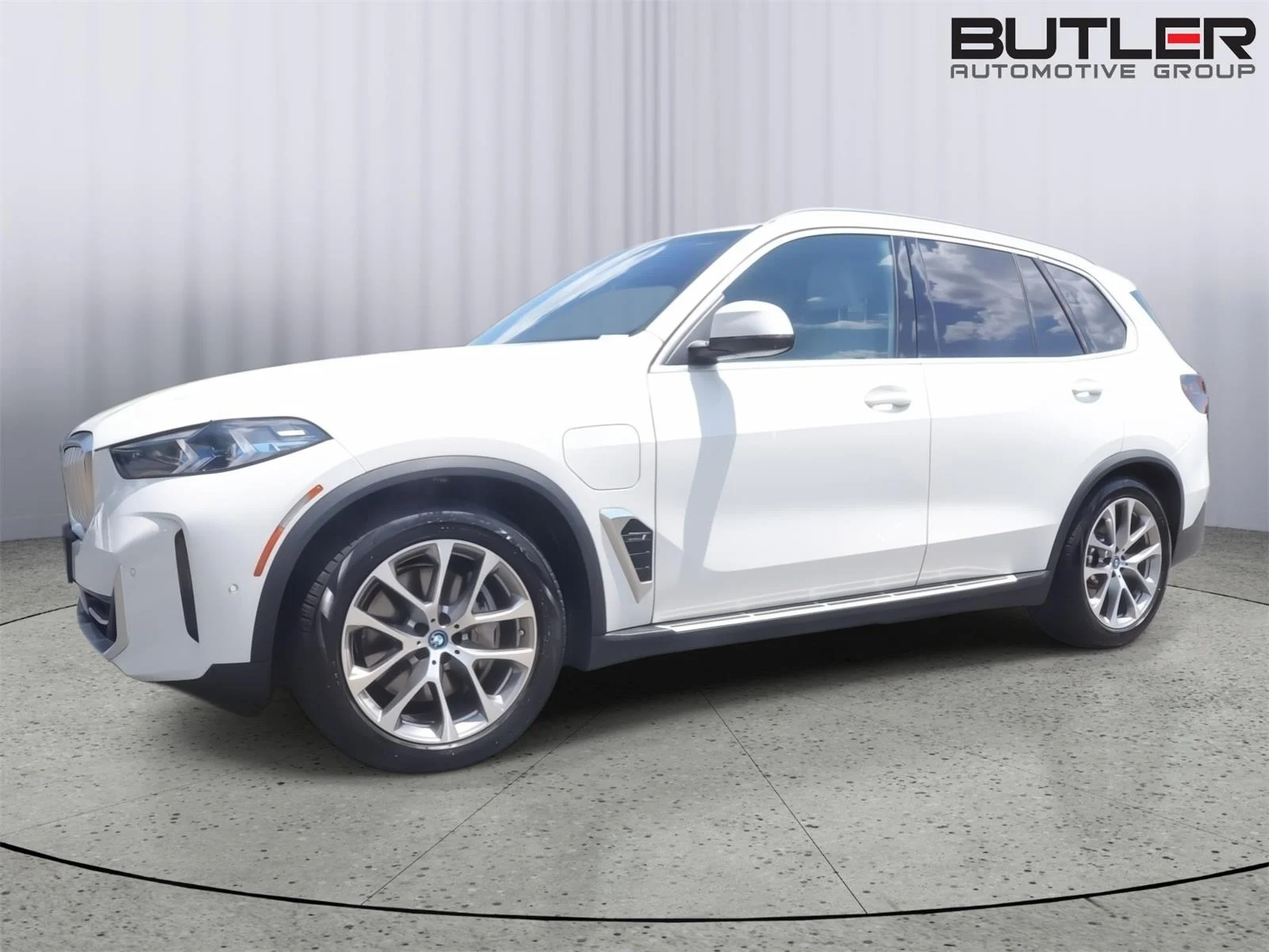 Used 2024 Alpine White BMW xDrive50e image 51