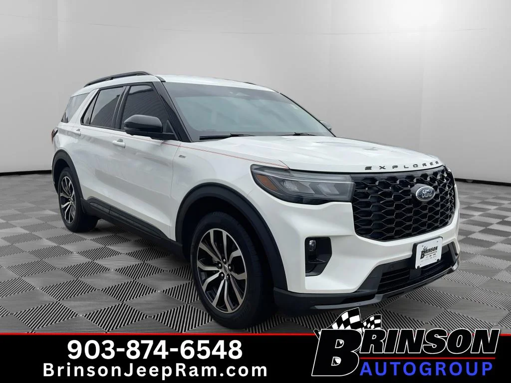 Used 2026 STAR WHITE MET TRI-COAT Ford ST-Line image 4