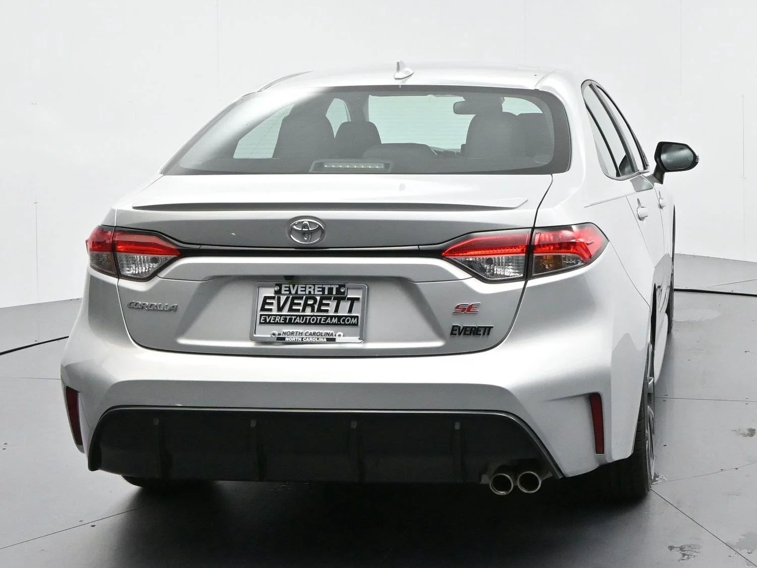 Used 2023 Silver Toyota SE image 6