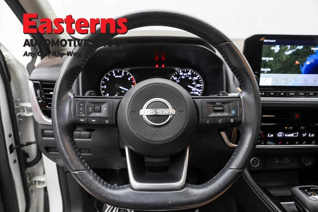 Used 2023 White Nissan SL image 10