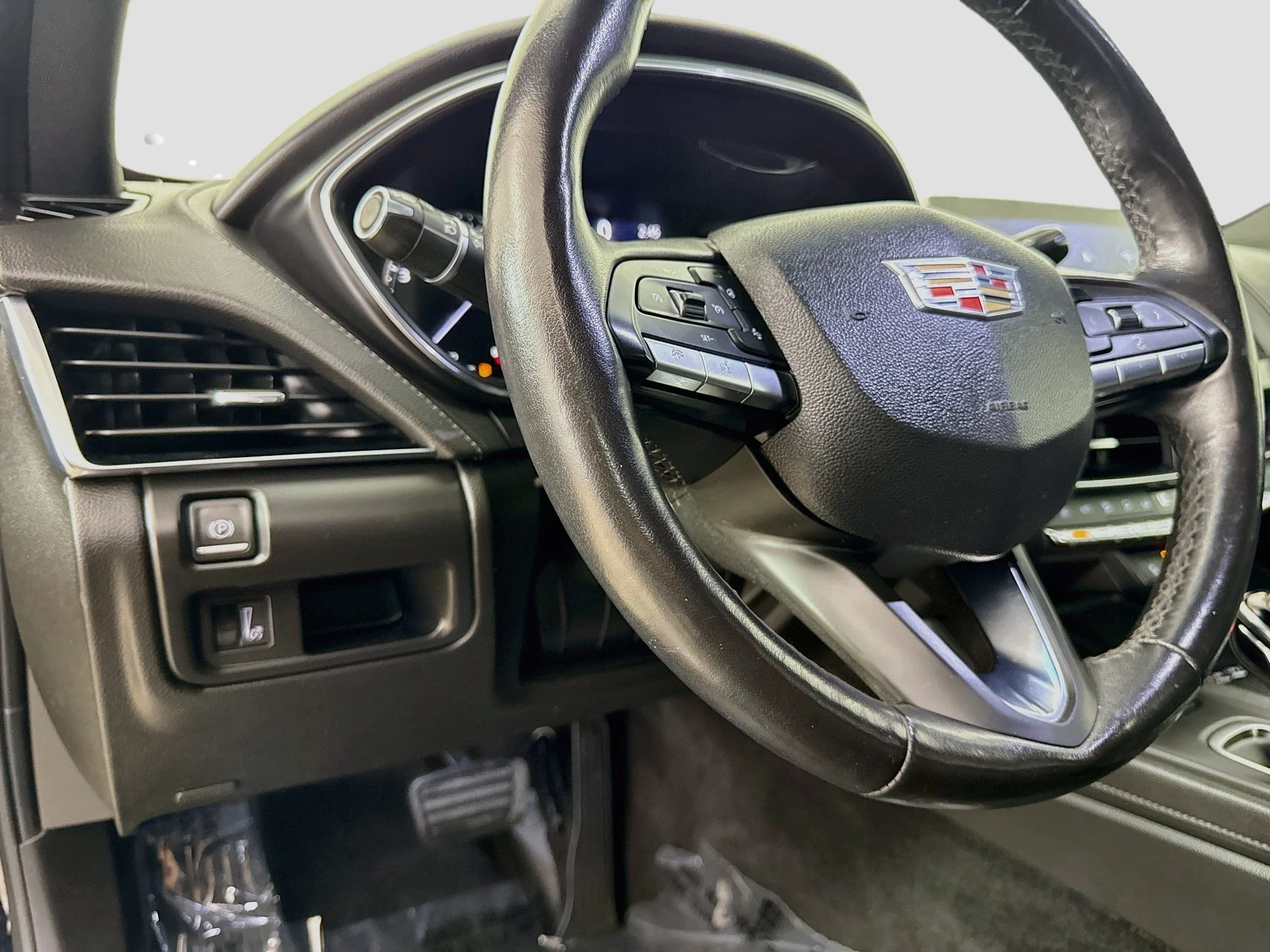 Used 2023 Black Raven Cadillac Luxury image 12