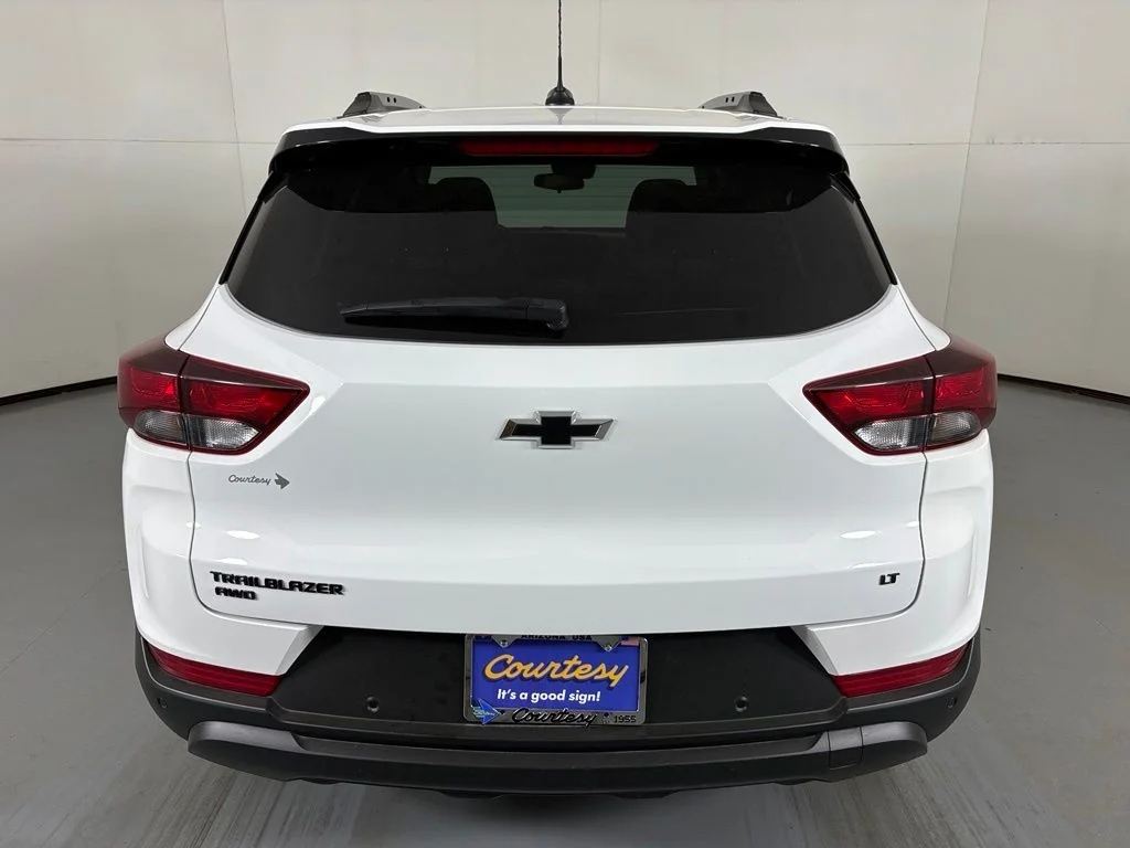 Used 2026 White Chevrolet LT image 7