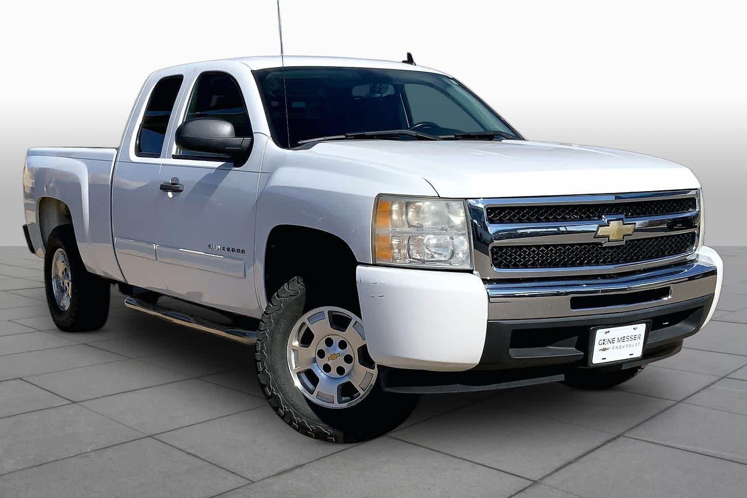 Used 2010 Chevrolet Silverado 1500 LT with VIN 1GCSCSE02AZ174749 for sale in Lubbock, TX