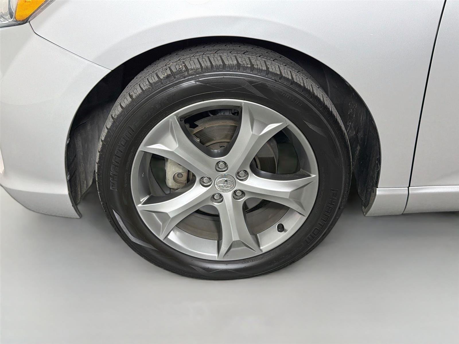 Used 2013 Classic Silver Metallic Toyota Limited image 31