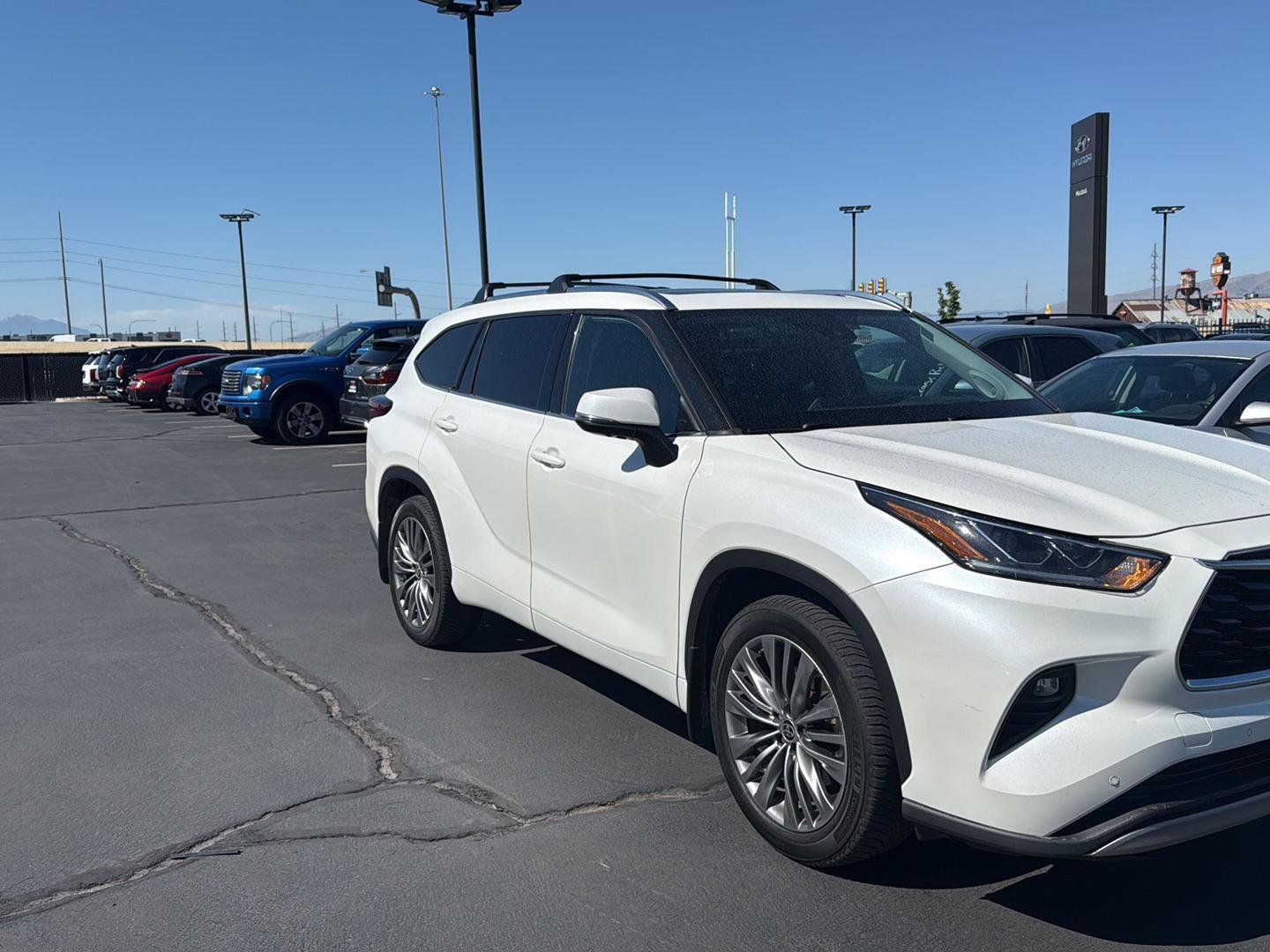 Used 2021 Blizzard Pearl Toyota Platinum image 2