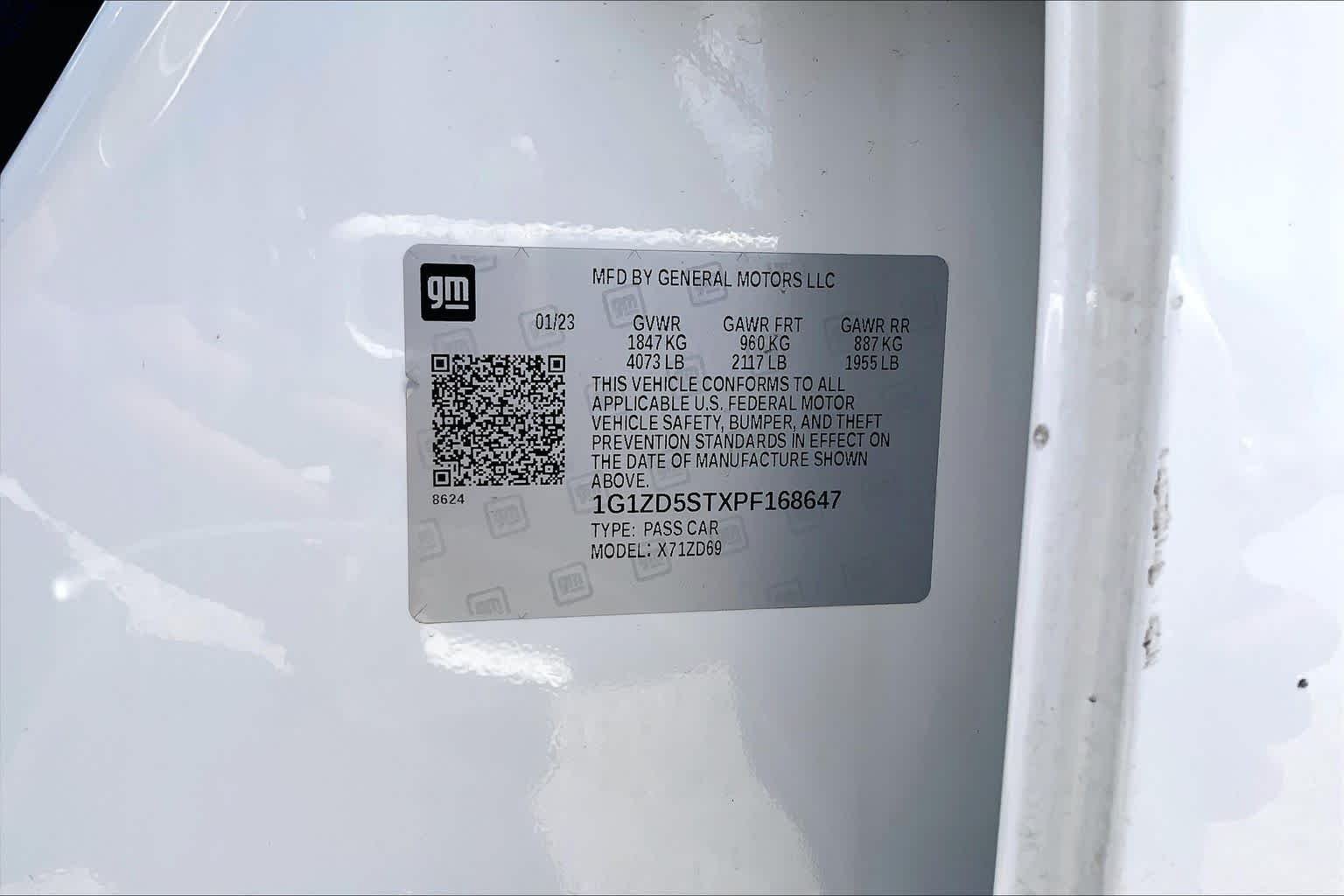 Used 2023 Summit White Chevrolet LT image 36