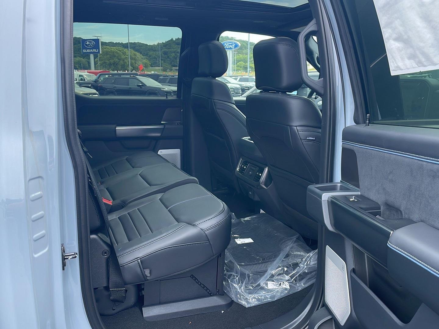 New 2026 Glacier Gray Metallic Tri-Coat Ford F-350® Platinum® image 34