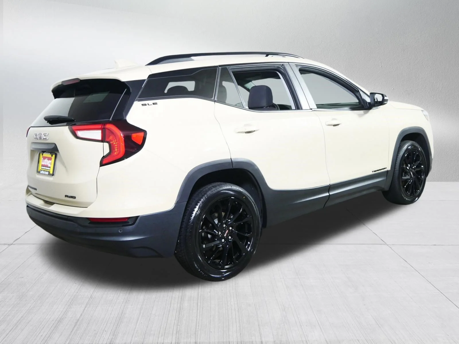 Used 2023 Desert Sand Metallic GMC SLE image 7