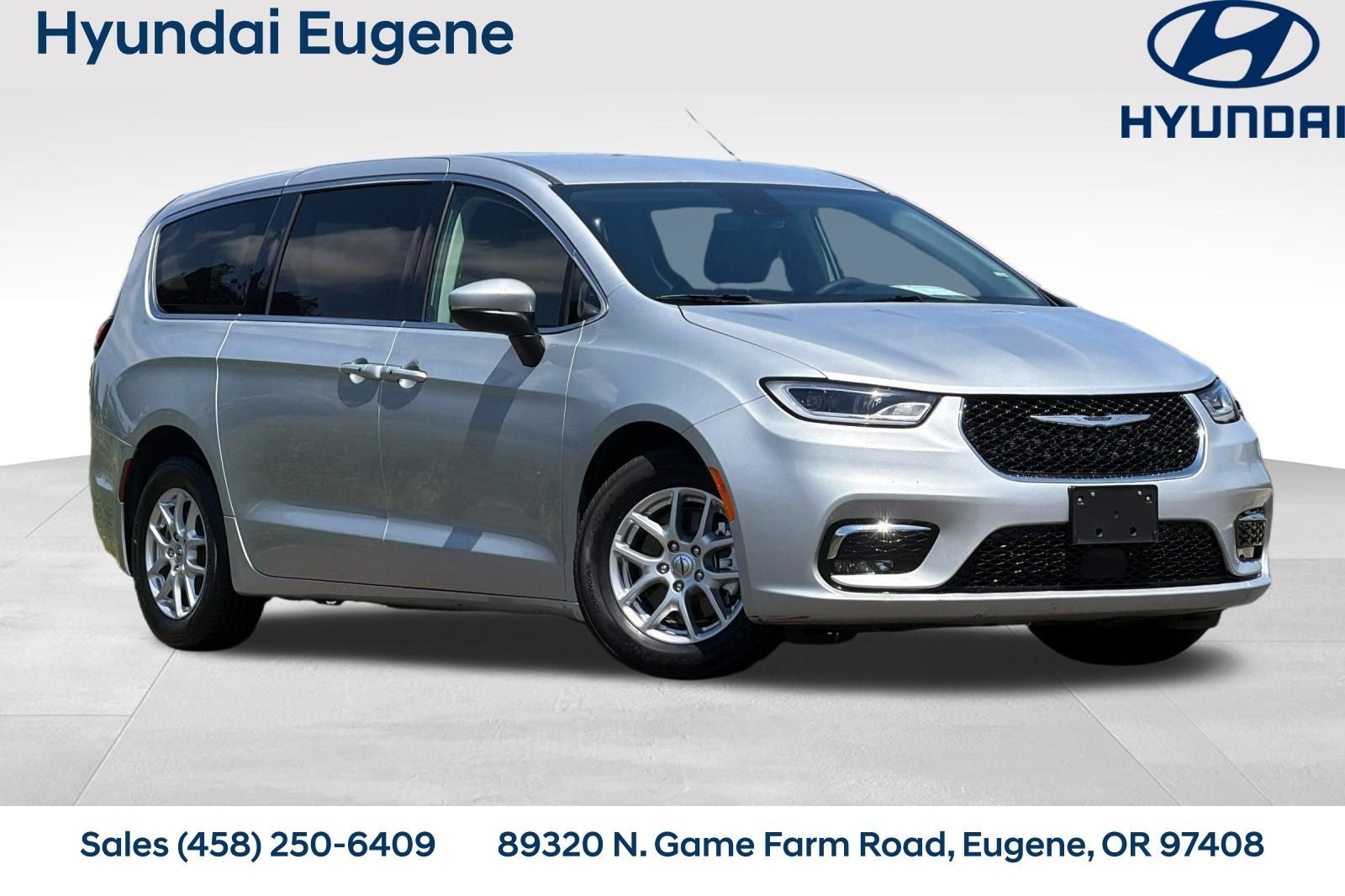 2023 Chrysler Pacifica Touring L's photo