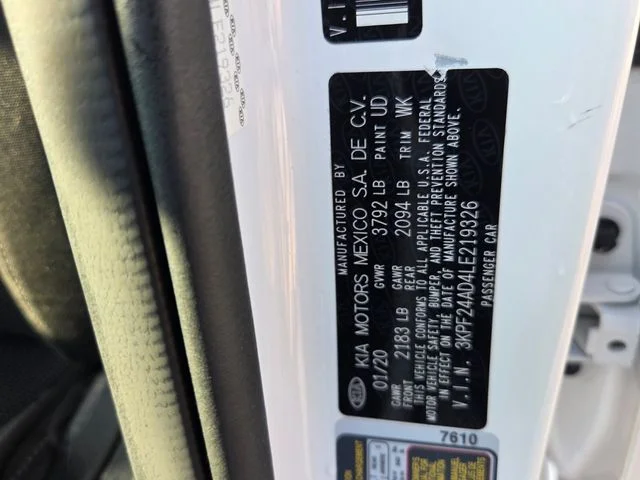 Used 2020 White Kia LXS image 17