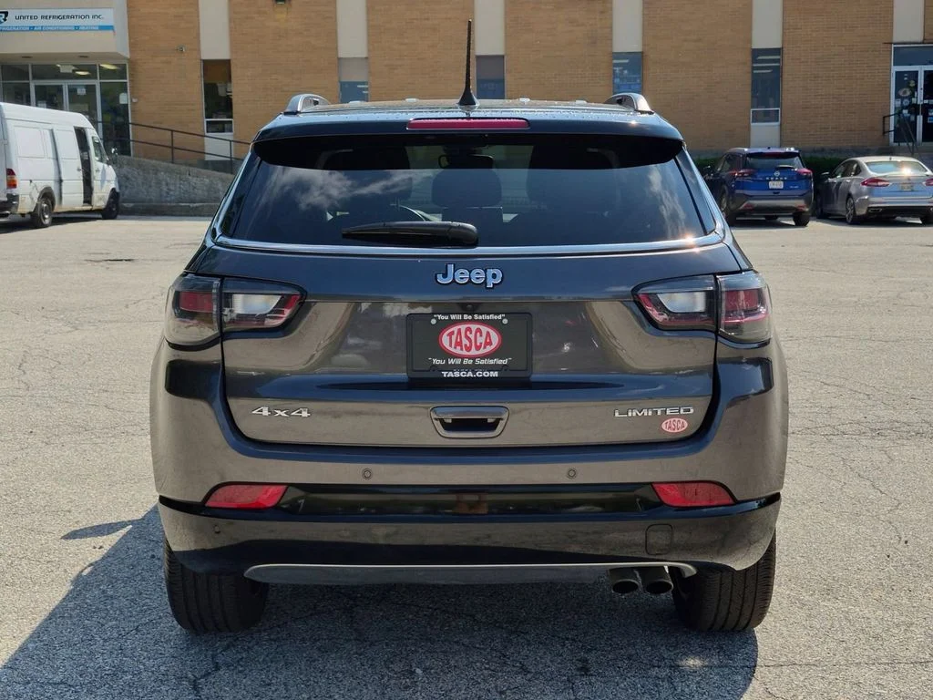 Used 2022 Gray Jeep Limited image 4