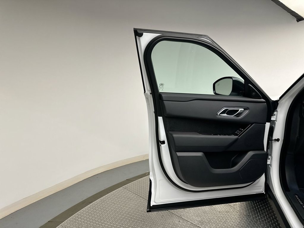 Used 2026 Fuji White Land Rover S image 8