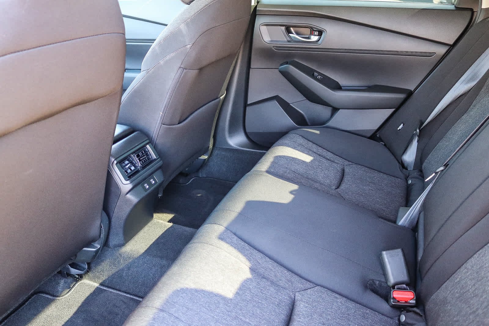 Used 2025 Canyon River Blue Metallic Honda SE image 18