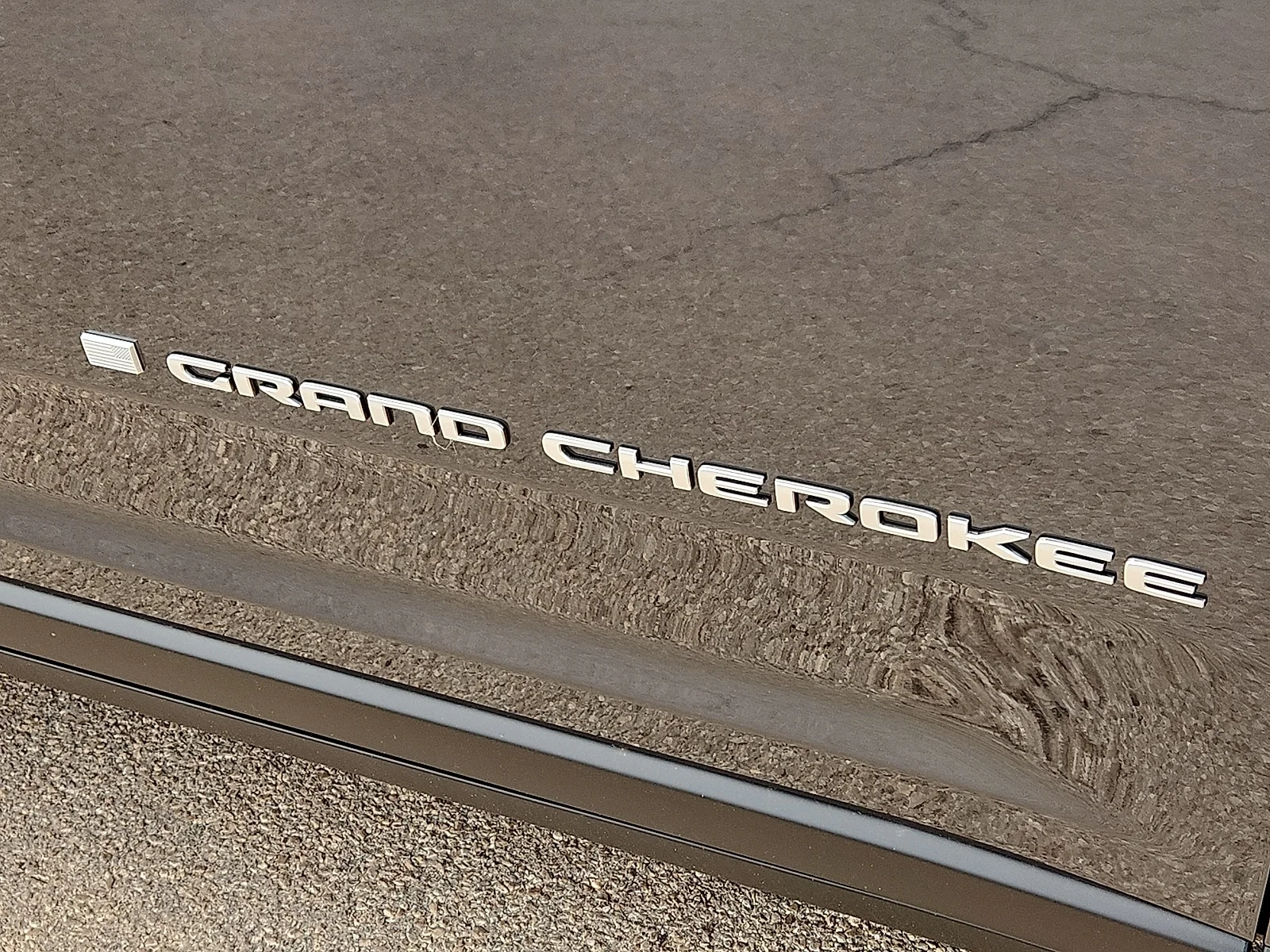 New 2026 Baltic Gray Metallic Clear-Coat  Paint Jeep LAREDO 4X4 image 8