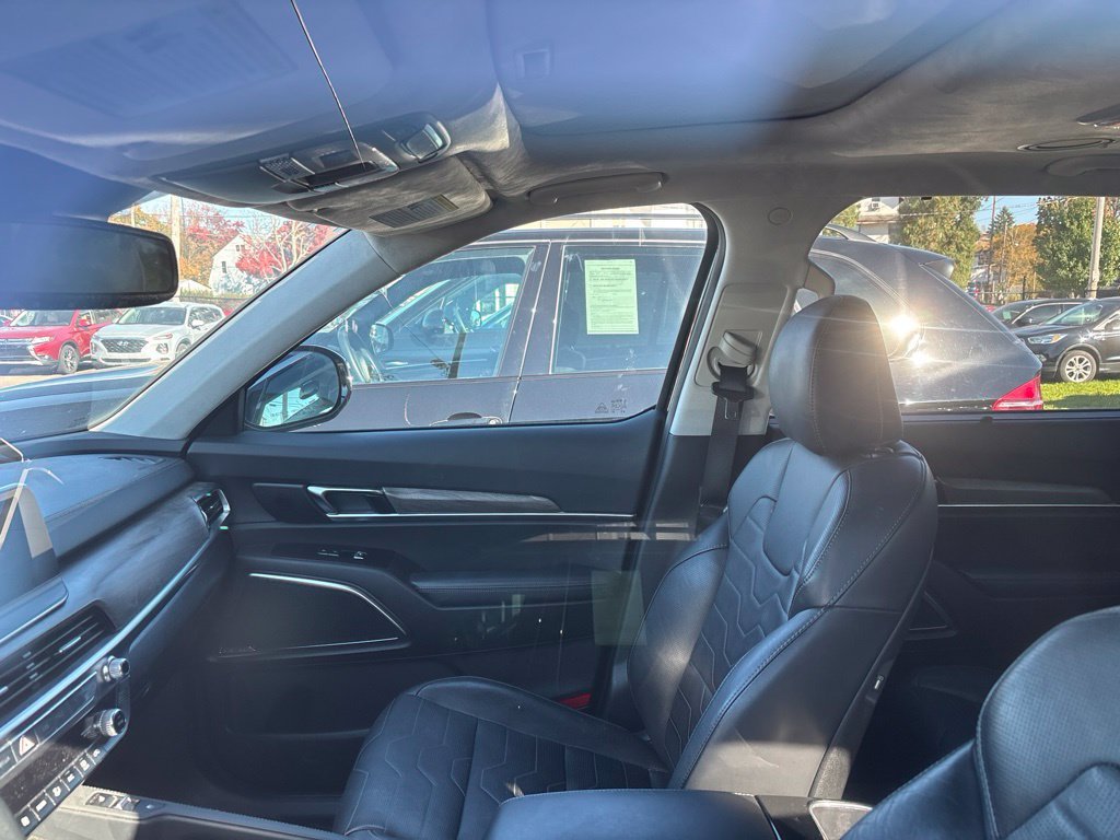 Used 2020 Black Kia SX image 5