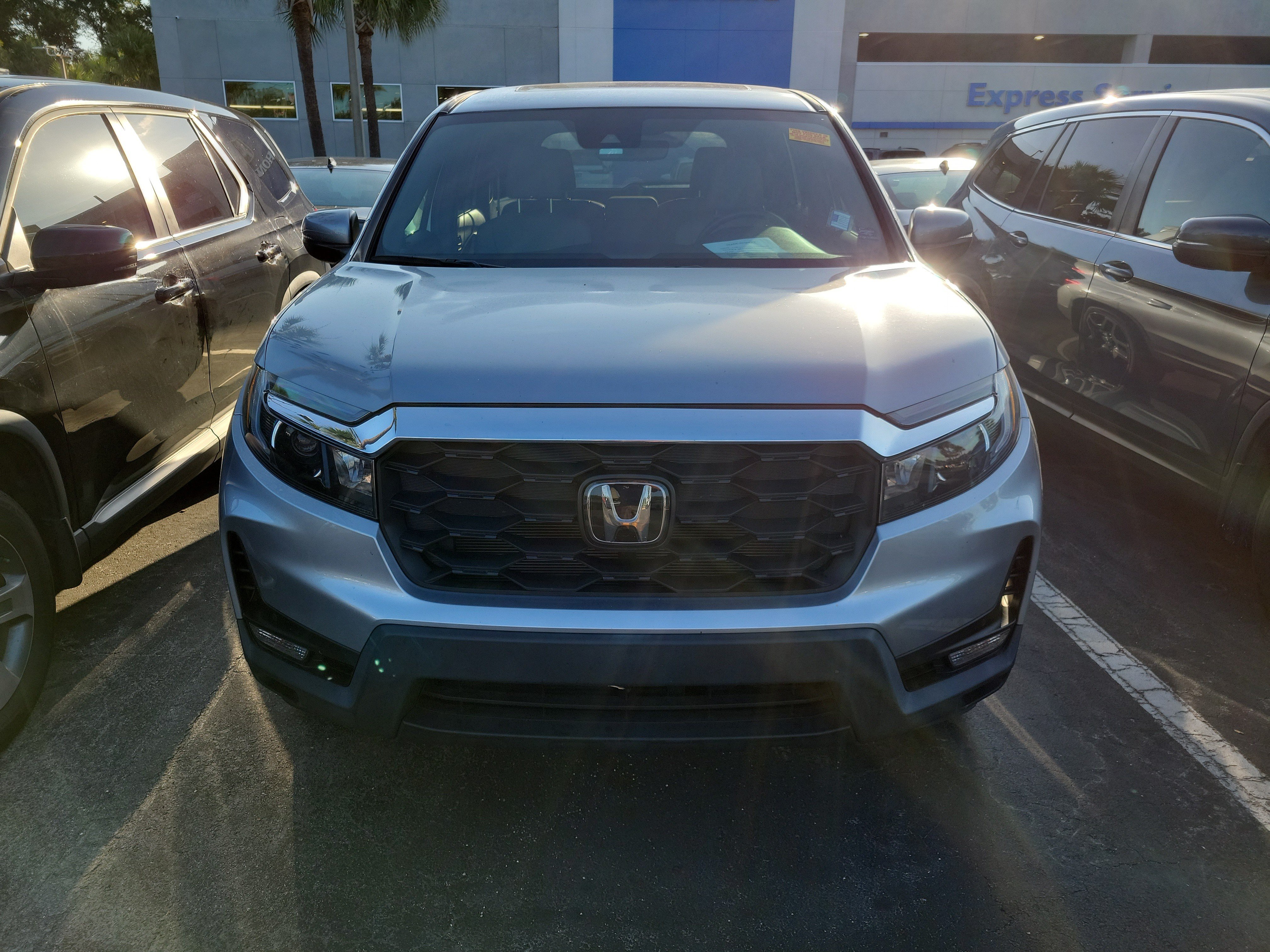 Certified Used 2023 Lunar Silver Metallic Honda AWD EX-L image 19