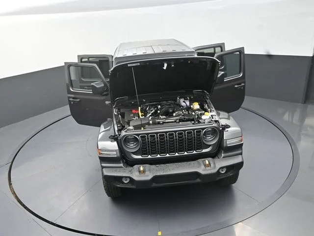New 2026 Granite Crystal Metallic Clear-Coat Exterior Paint Jeep  image 30