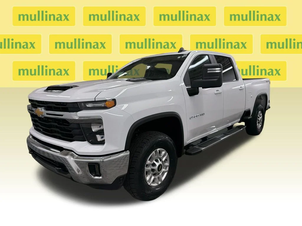 Used 2025 White Chevrolet LT image 14