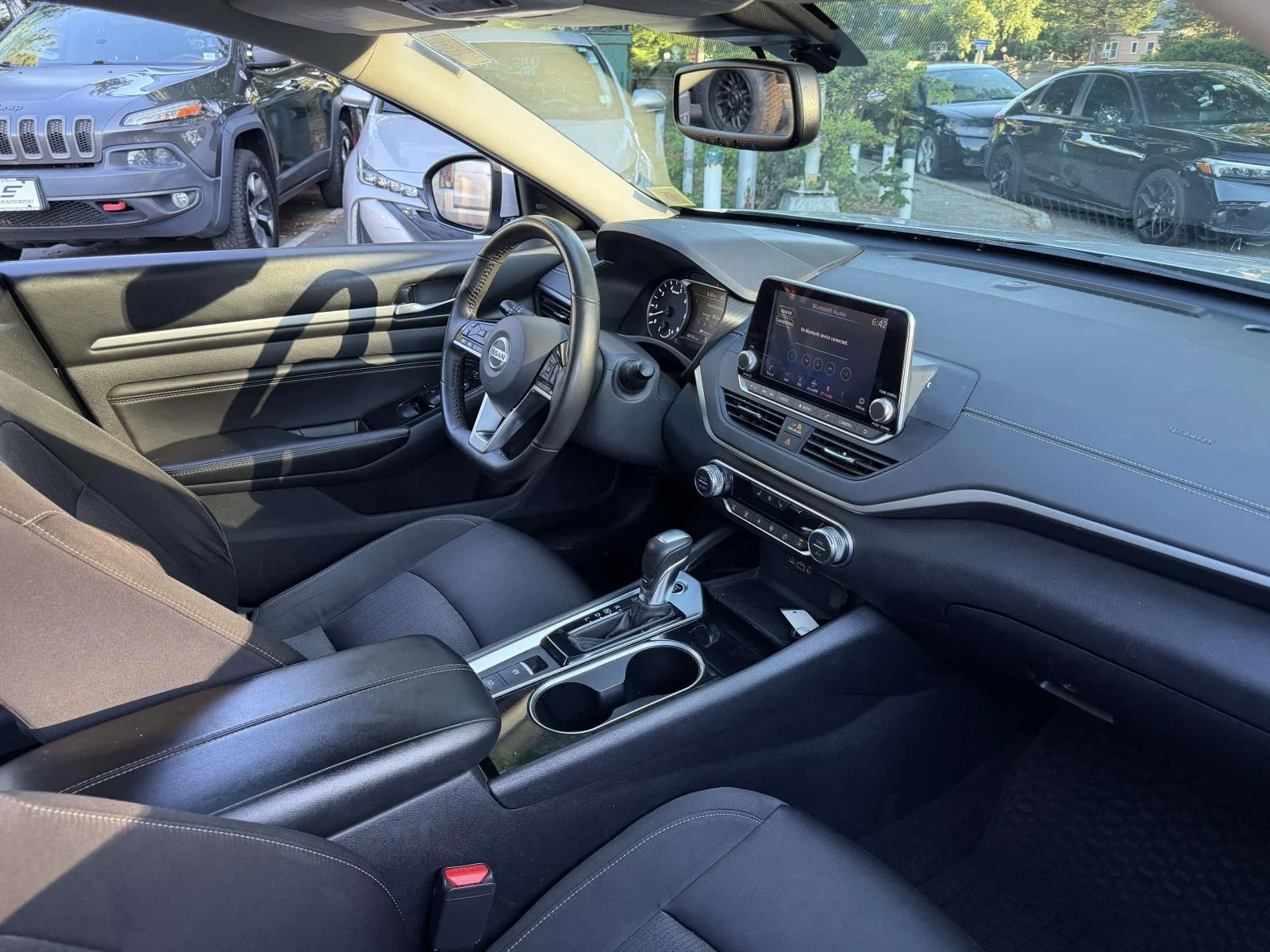 Used 2020 Silver Nissan 2.5 SV image 7