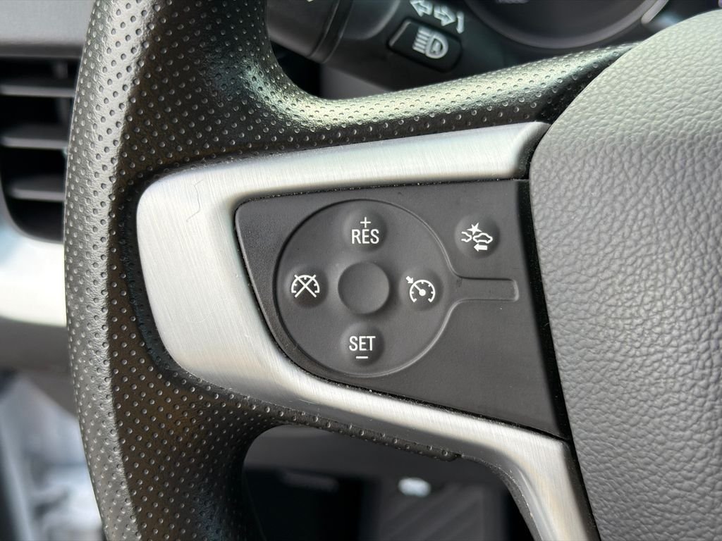 Used 2023 White GMC SLE image 25