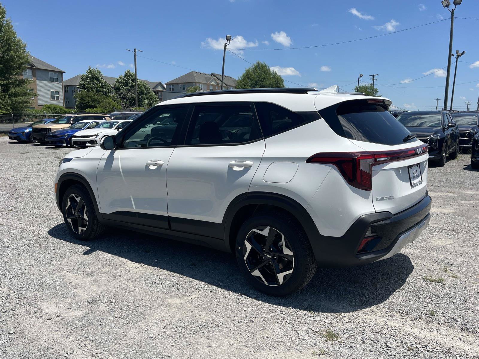 New 2026 Snow White Pearl Kia S image 5