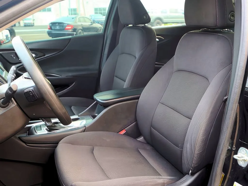 2016 Chevrolet Malibu 1LT - Photo 12