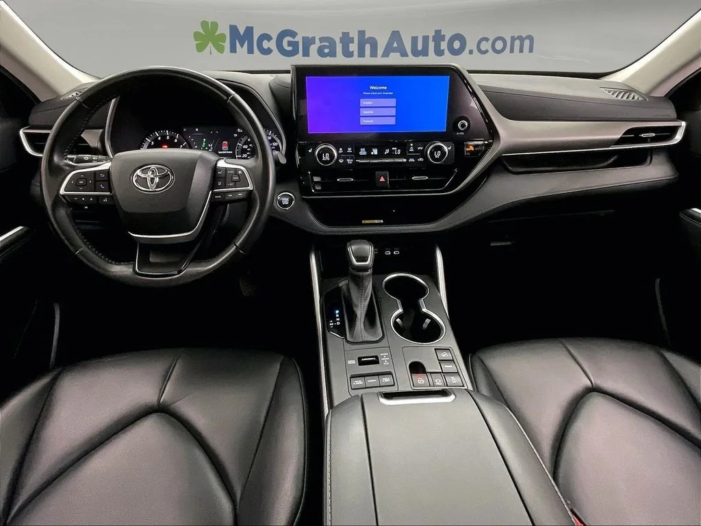 Used 2023 Beige Toyota XLE image 20