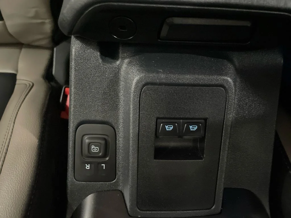 Used 2022 CYBER ORANGE MET TRI-COAT Ford Wildtrak image 24