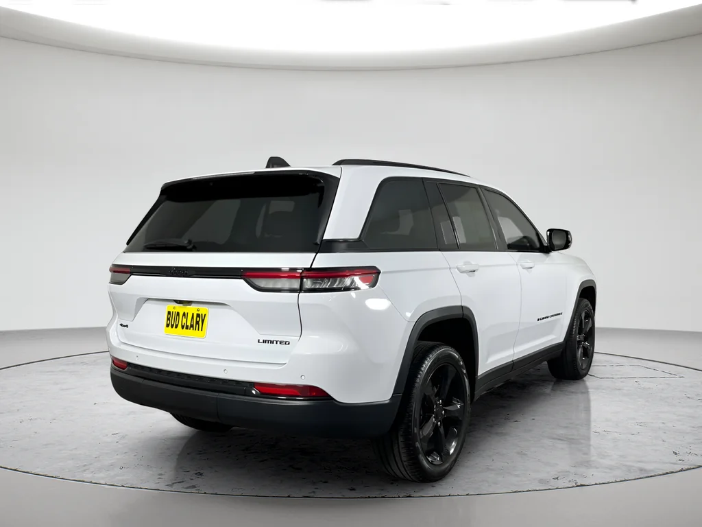 Used 2024 White Jeep Limited image 5