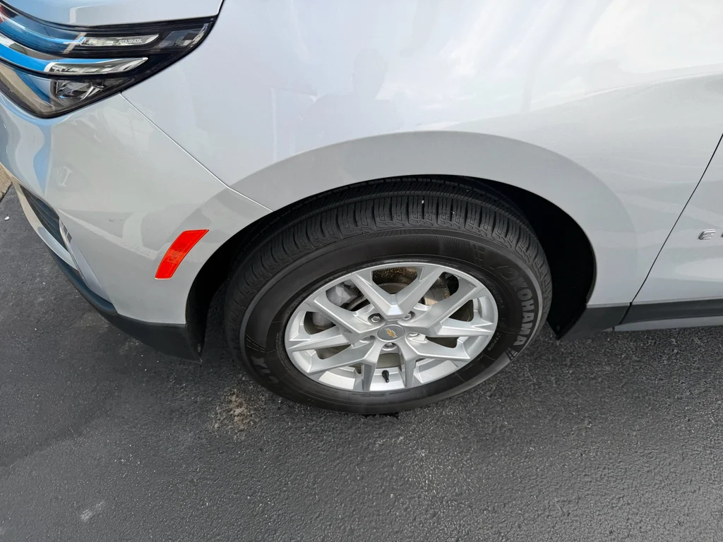 Used 2022 Silver Ice Metallic Chevrolet LT image 4
