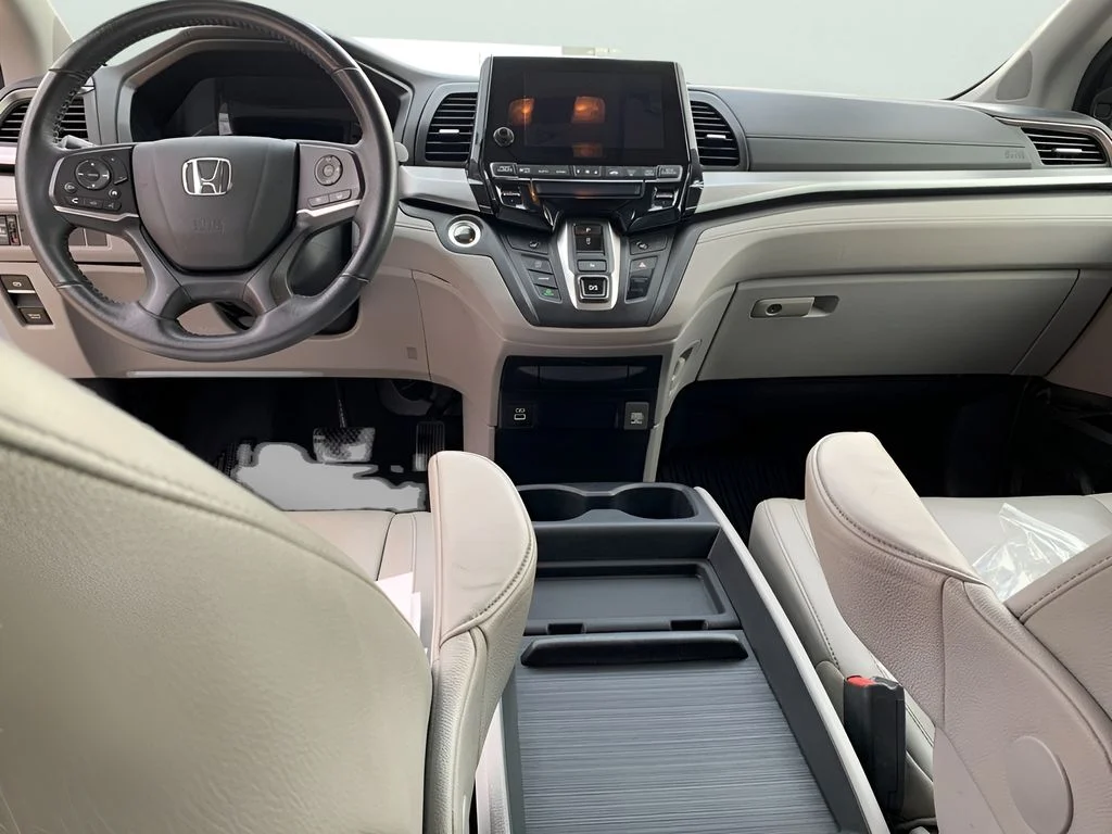 Used 2022 Silver Honda EX-L image 16