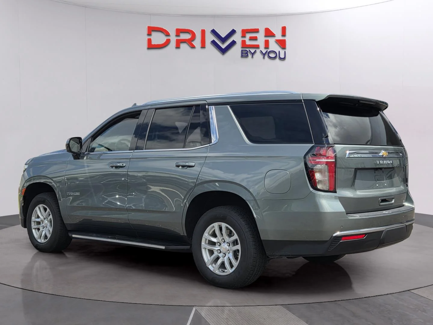 Used 2024 Silver Sage Metallic Chevrolet LT image 3