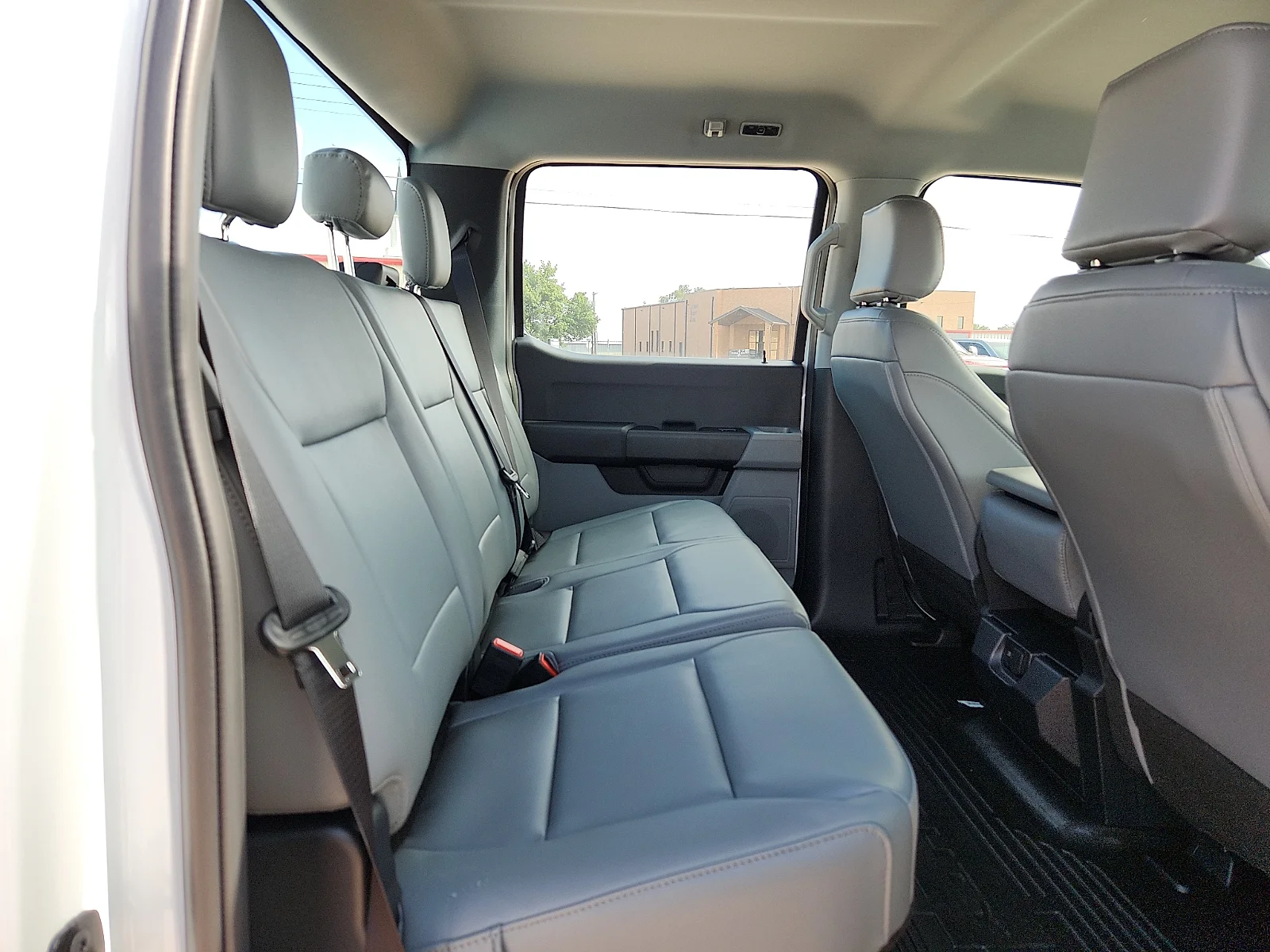 New 2026 Oxford White Ford XL image 19