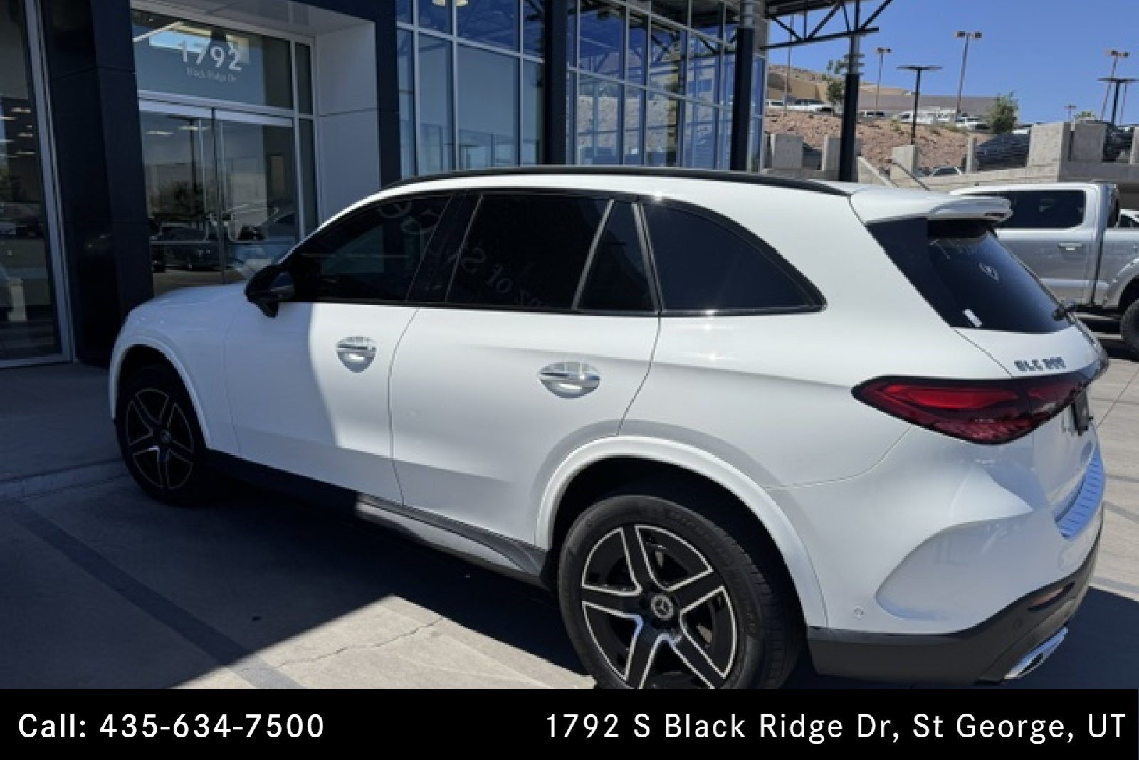 Used 2023 Polar White Mercedes-Benz GLC 300 image 3