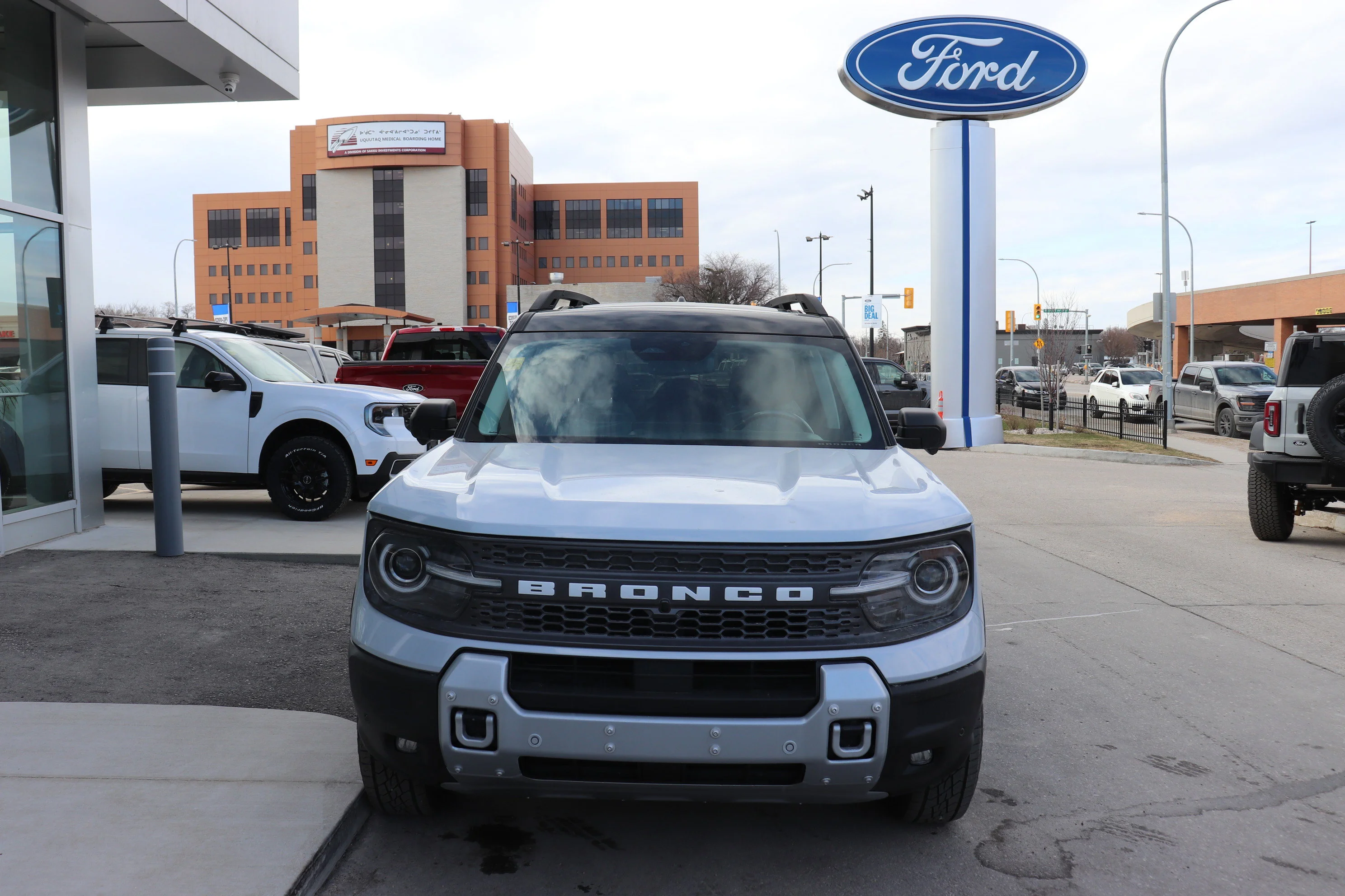 New 2026 SPACE WHITE METALLIC Ford Badlands image 2