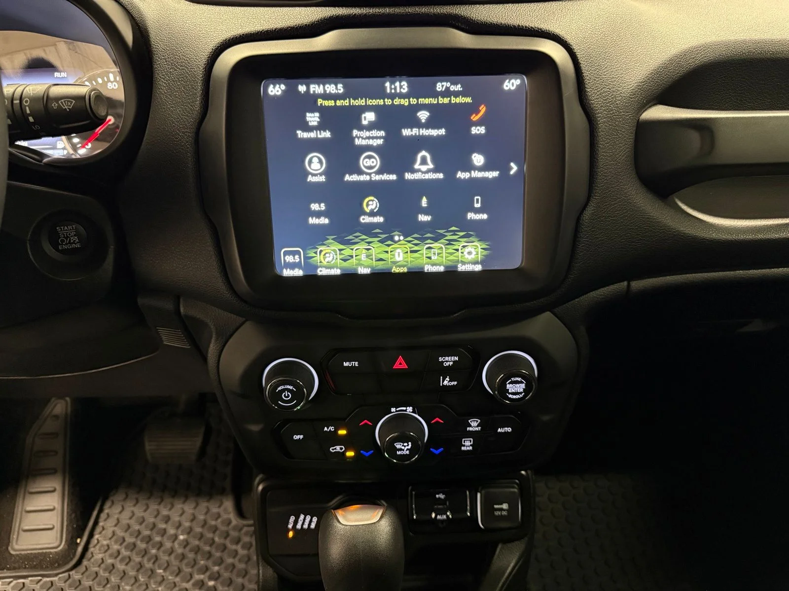 Used 2022  Jeep Altitude image 12