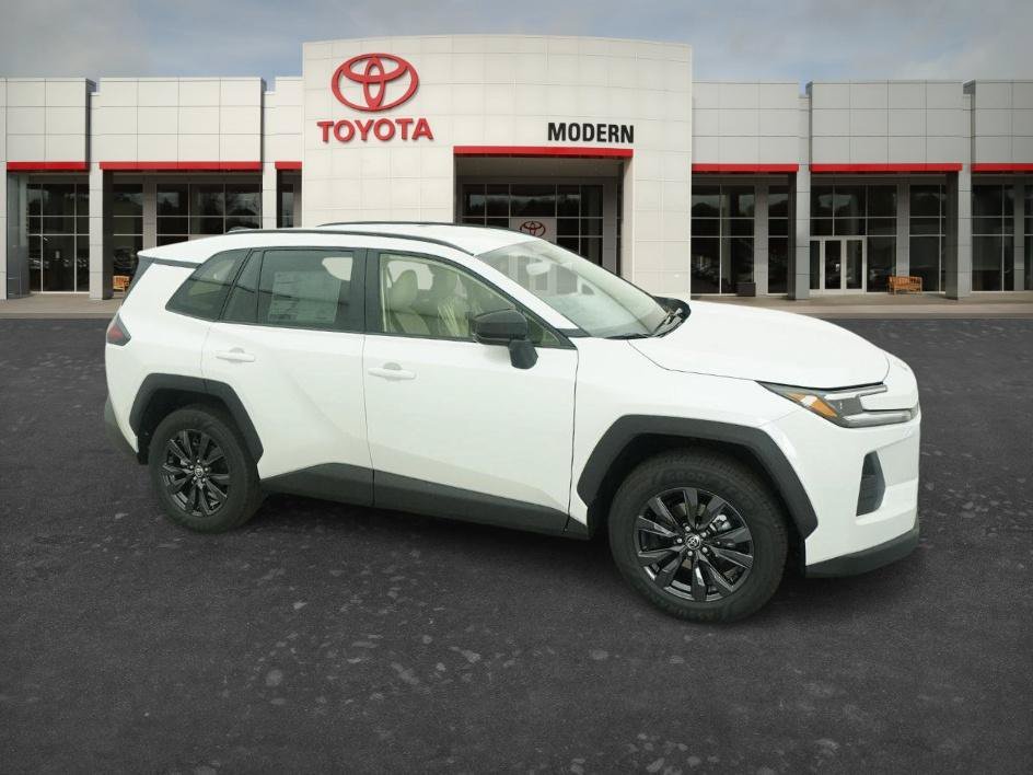 New 2026 Wind Chill Pearl Toyota XLE Premium image 4