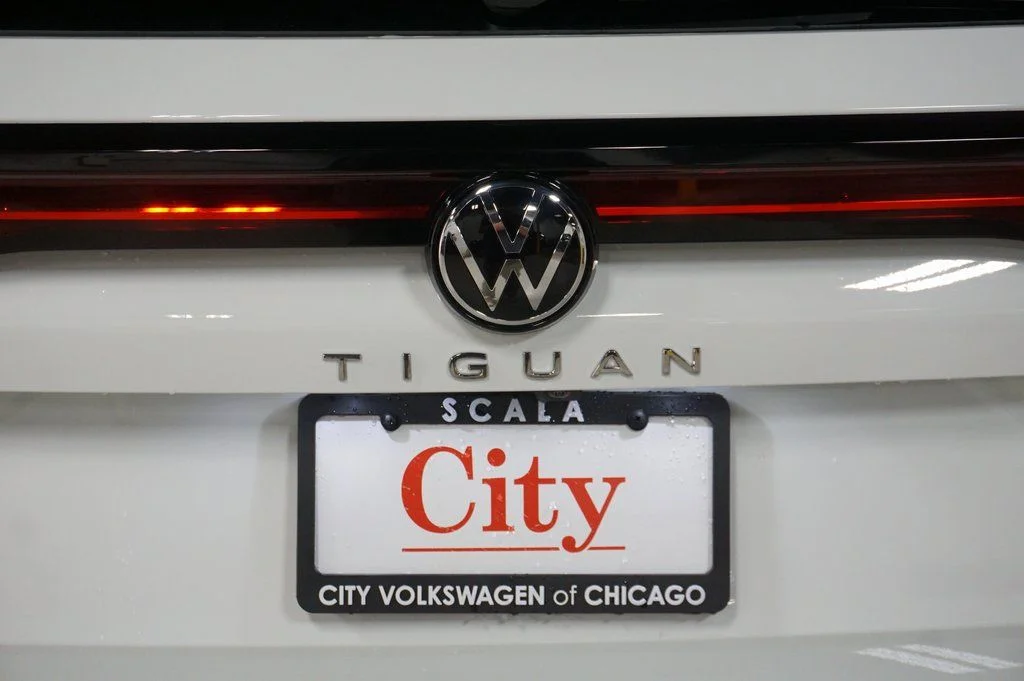 New 2026 Pure White Volkswagen SE image 33