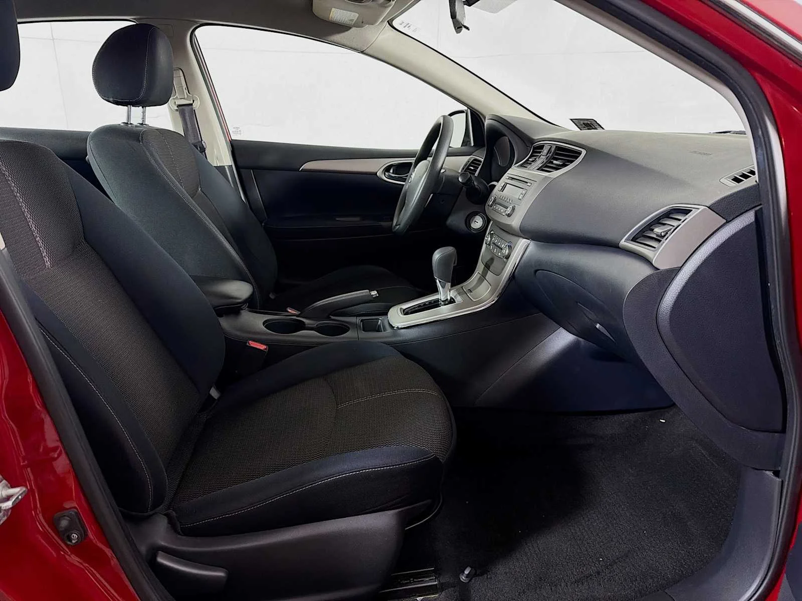 Used 2014 Red Brick Nissan S image 22