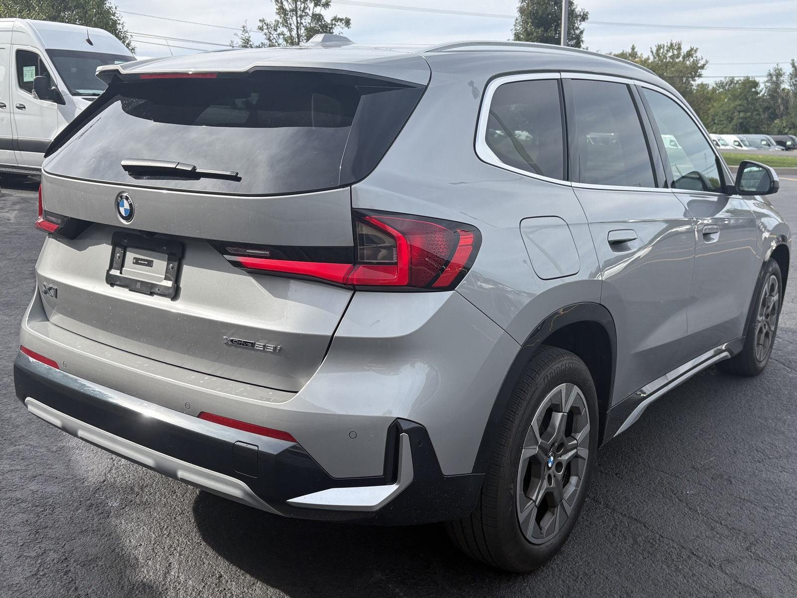 Used 2024 Space Silver Metallic BMW xDrive28i image 7