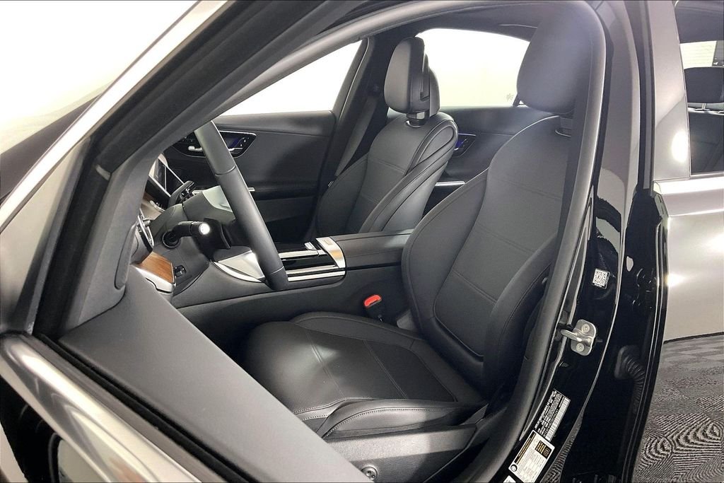 2025 Mercedes-Benz C-Class Sedan C 300 - Photo 17