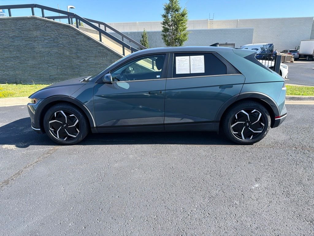 Used 2023 Green Hyundai SEL image 4