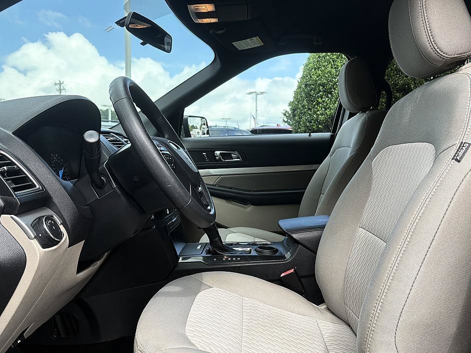 Used 2018 Shadow Black Ford Base image 8
