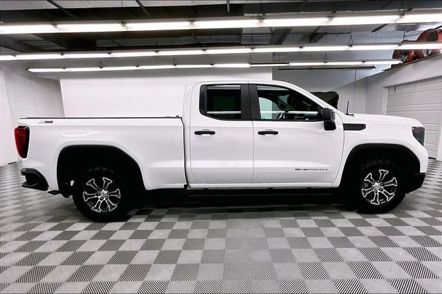 Used 2023 Summit White GMC Pro image 15